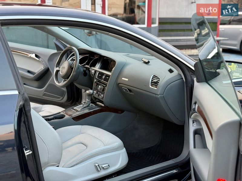 Купе Audi A5 2012 в Львові