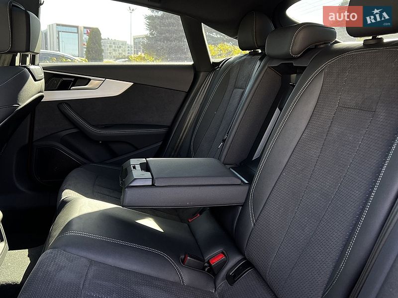 Лифтбек Audi A5 2023 в Львове