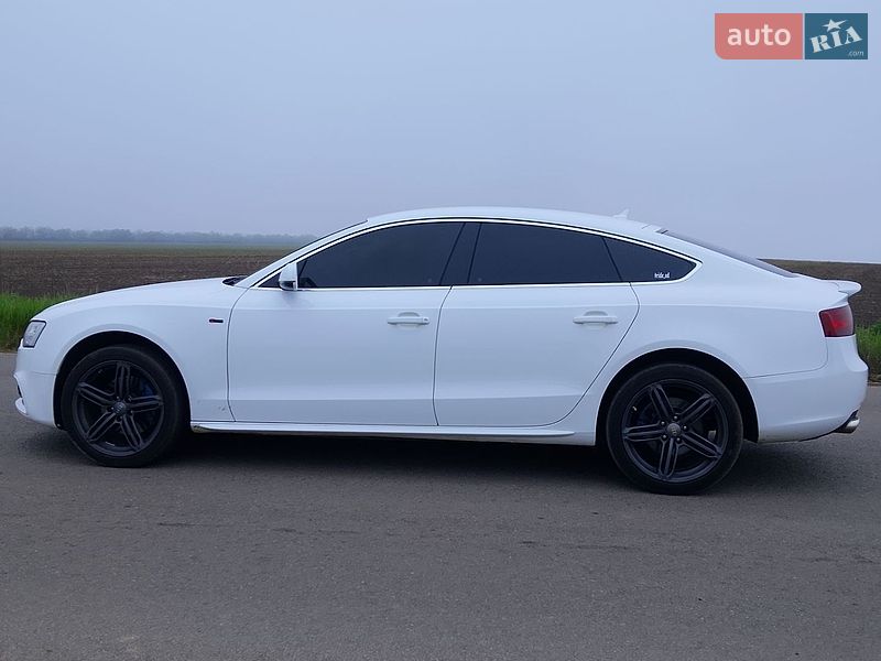 Купе Audi A5 2012 в Раздельной