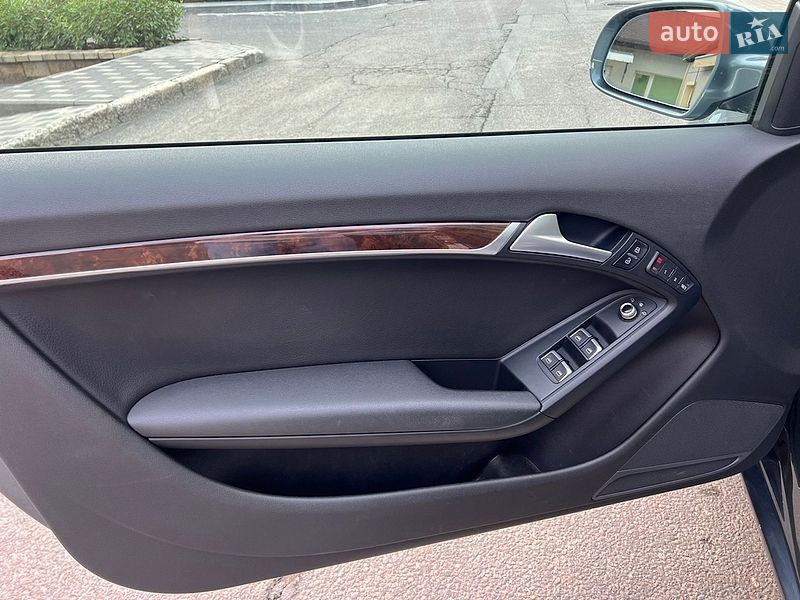 Кабриолет Audi A5 2012 в Днепре