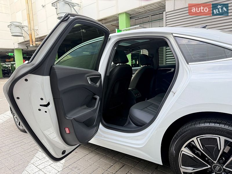 Лифтбек Audi A5 2025 в Киеве