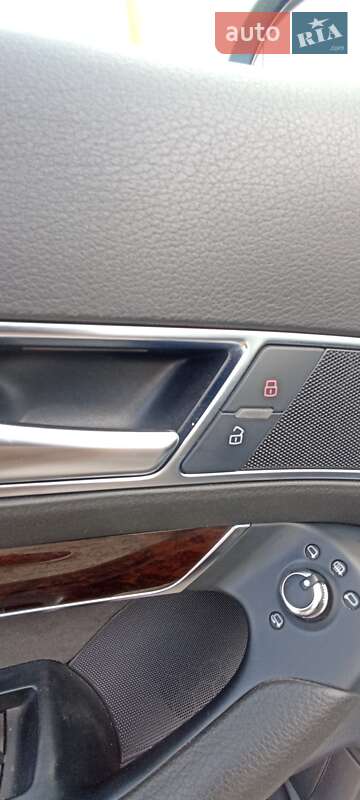 Универсал Audi A6 Allroad 2011 в Первомайске