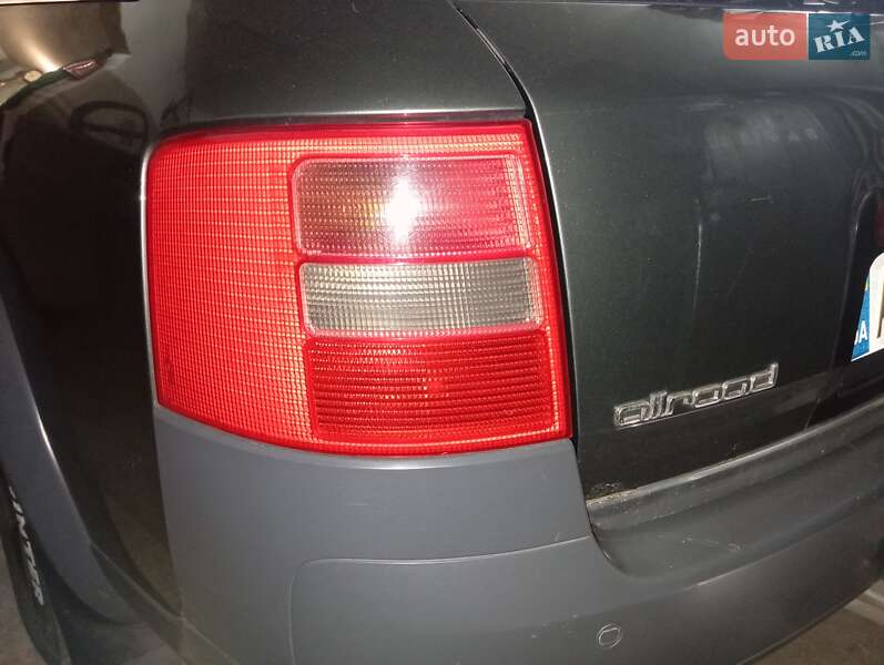 Универсал Audi A6 Allroad 2002 в Вараше