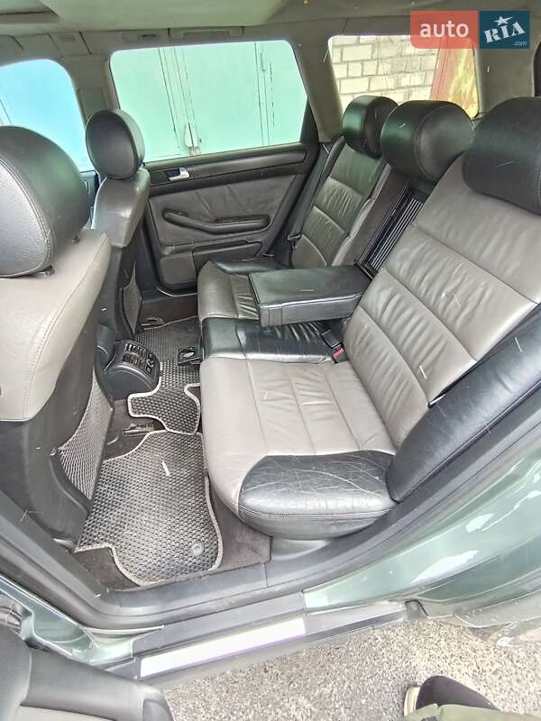 Универсал Audi A6 Allroad 2002 в Вараше