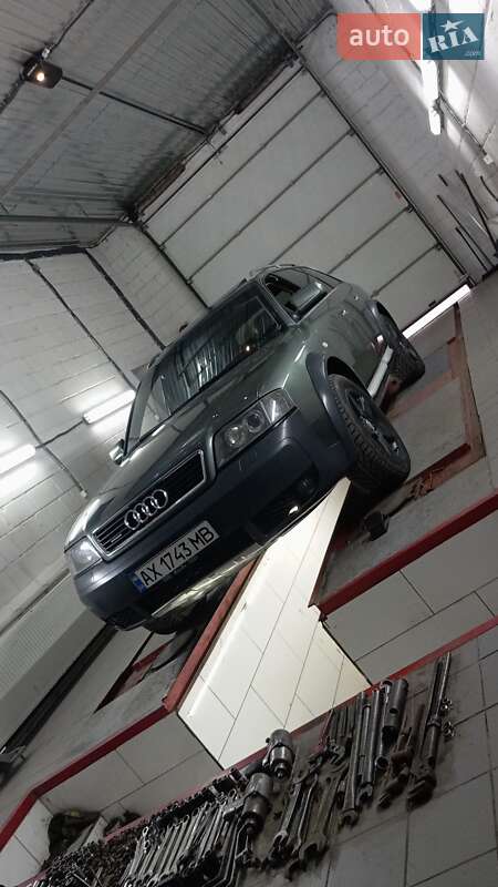 Универсал Audi A6 Allroad 2002 в Вараше