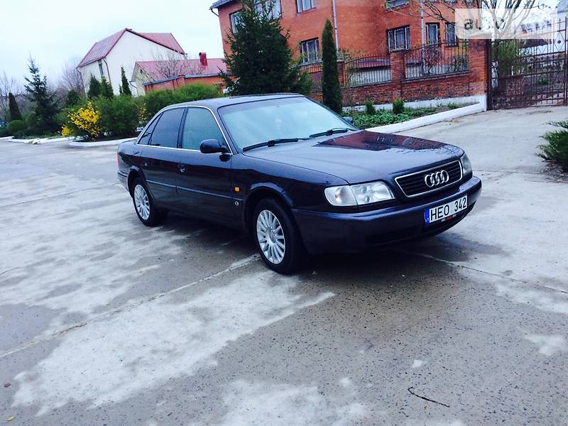 Седан Audi A6 1997 в Вараше