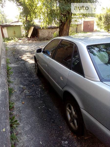 Седан Audi A6 1997 в Кривом Роге