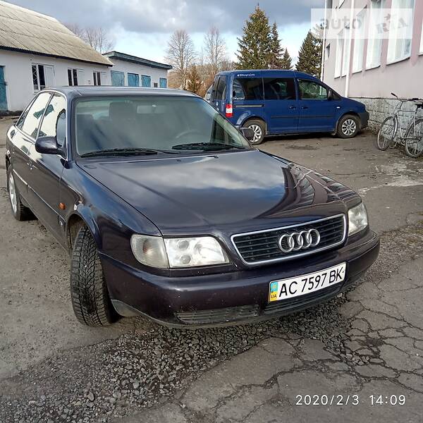 Audi V8 — Википедия