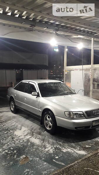 Седан Audi A6 1995 в Киеве