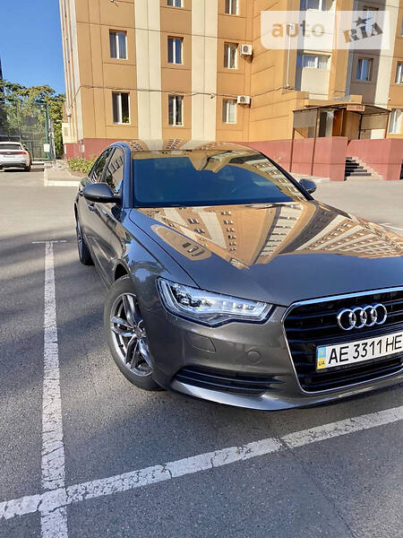Седан Audi A6 2012 в 