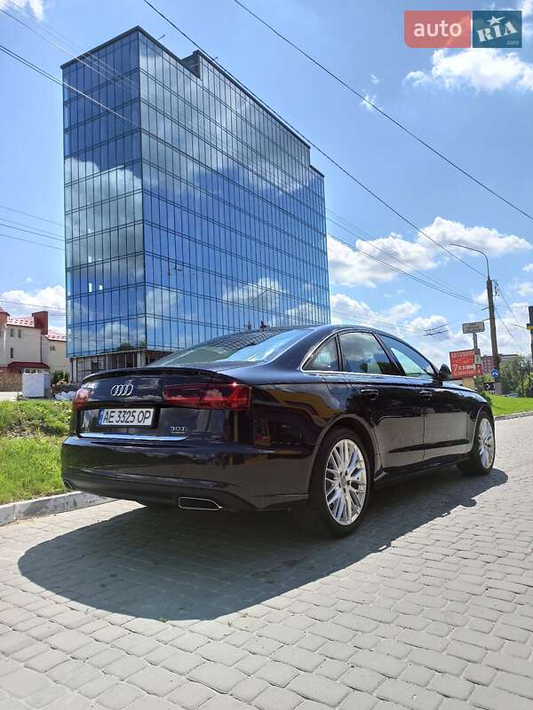 Седан Audi A6 2014 в 