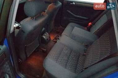 Универсал Audi A6 2001 в 
