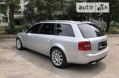 Универсал Audi A6 2004 в 