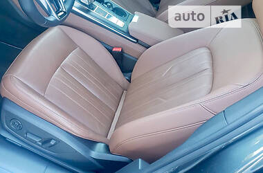Седан Audi A6 2019 в 