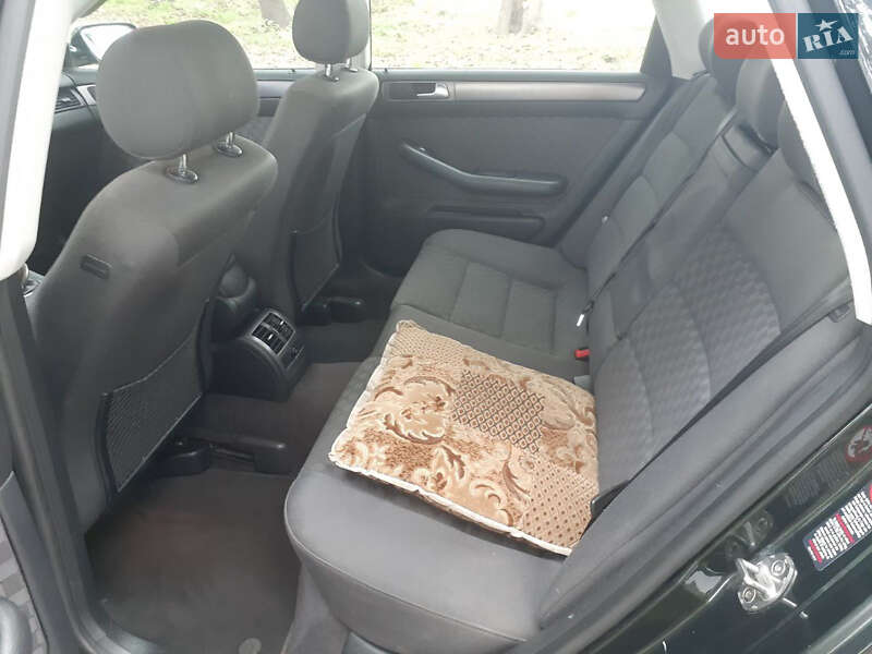 Универсал Audi A6 2003 в Саврани