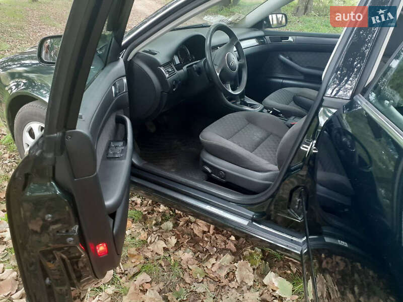 Универсал Audi A6 2003 в Саврани