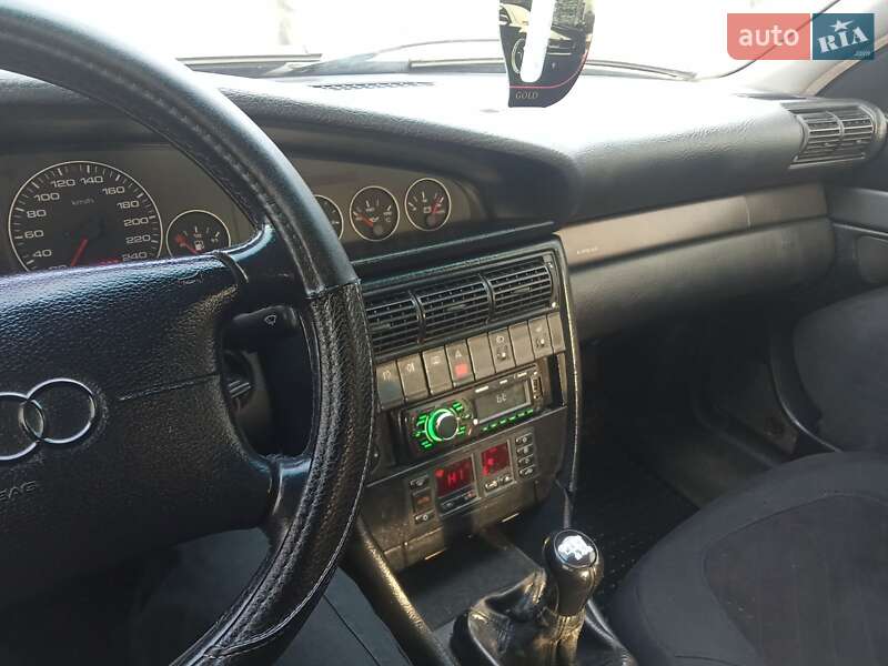 Седан Audi A6 1996 в Владимирце