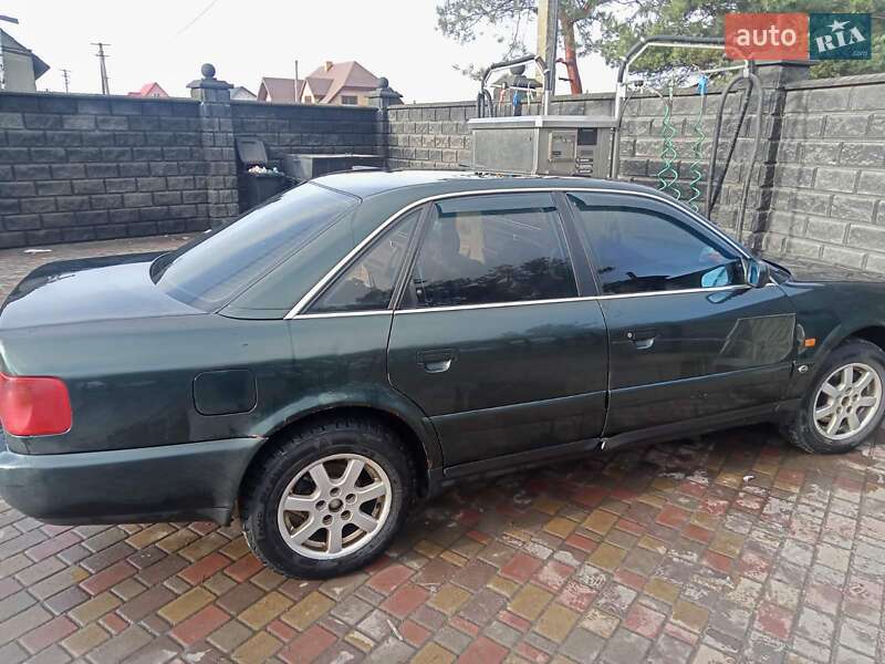 Седан Audi A6 1996 в Владимирце