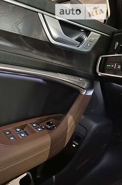 Седан Audi A6 2019 в 