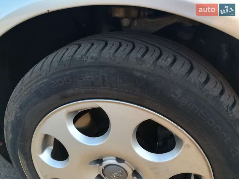 Седан Audi A6 2002 в Вознесенске