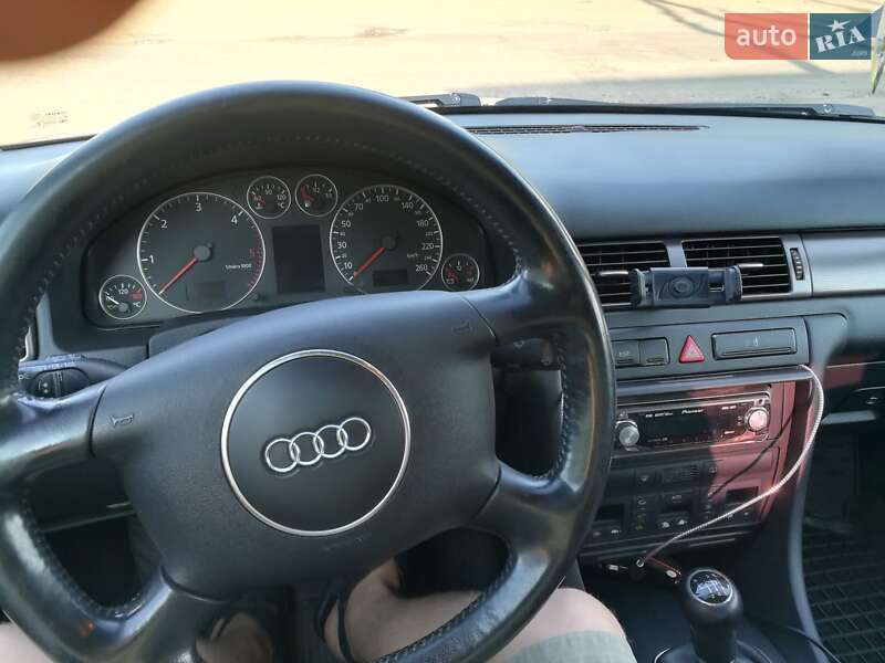 Седан Audi A6 2002 в Вознесенске