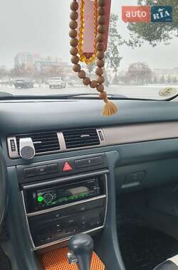 Седан Audi A6 2000 в Вараше