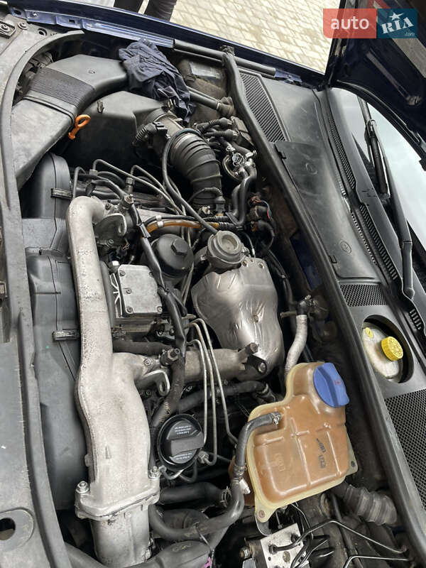 Седан Audi A6 2000 в Полянице