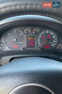 Седан Audi A6 2001 в 