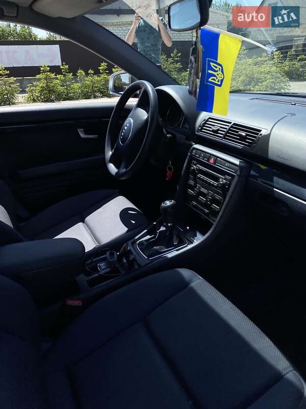 Седан Audi A6 2001 в 