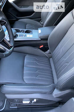 Седан Audi A6 2018 в 