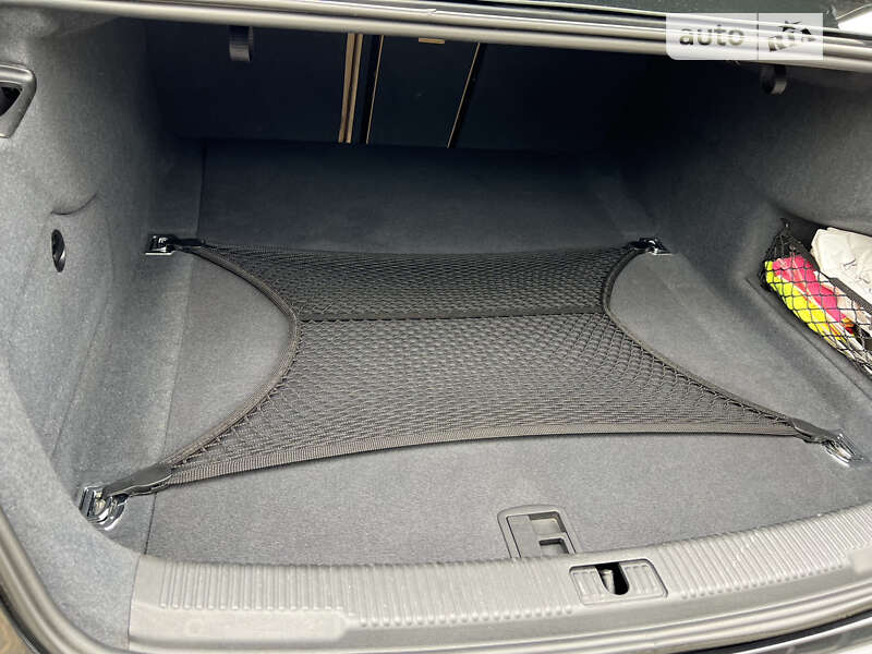 Седан Audi A6 2012 в Киеве