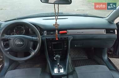 Седан Audi A6 2001 в Городке