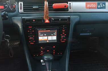 Седан Audi A6 2001 в 