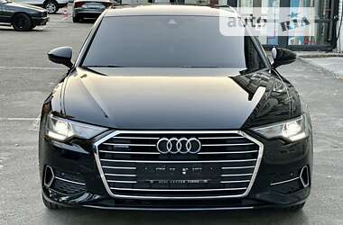 Седан Audi A6 2022 в 
