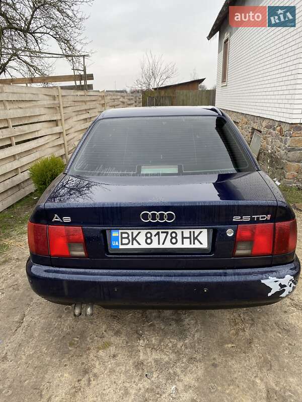 Седан Audi A6 1996 в Сарнах