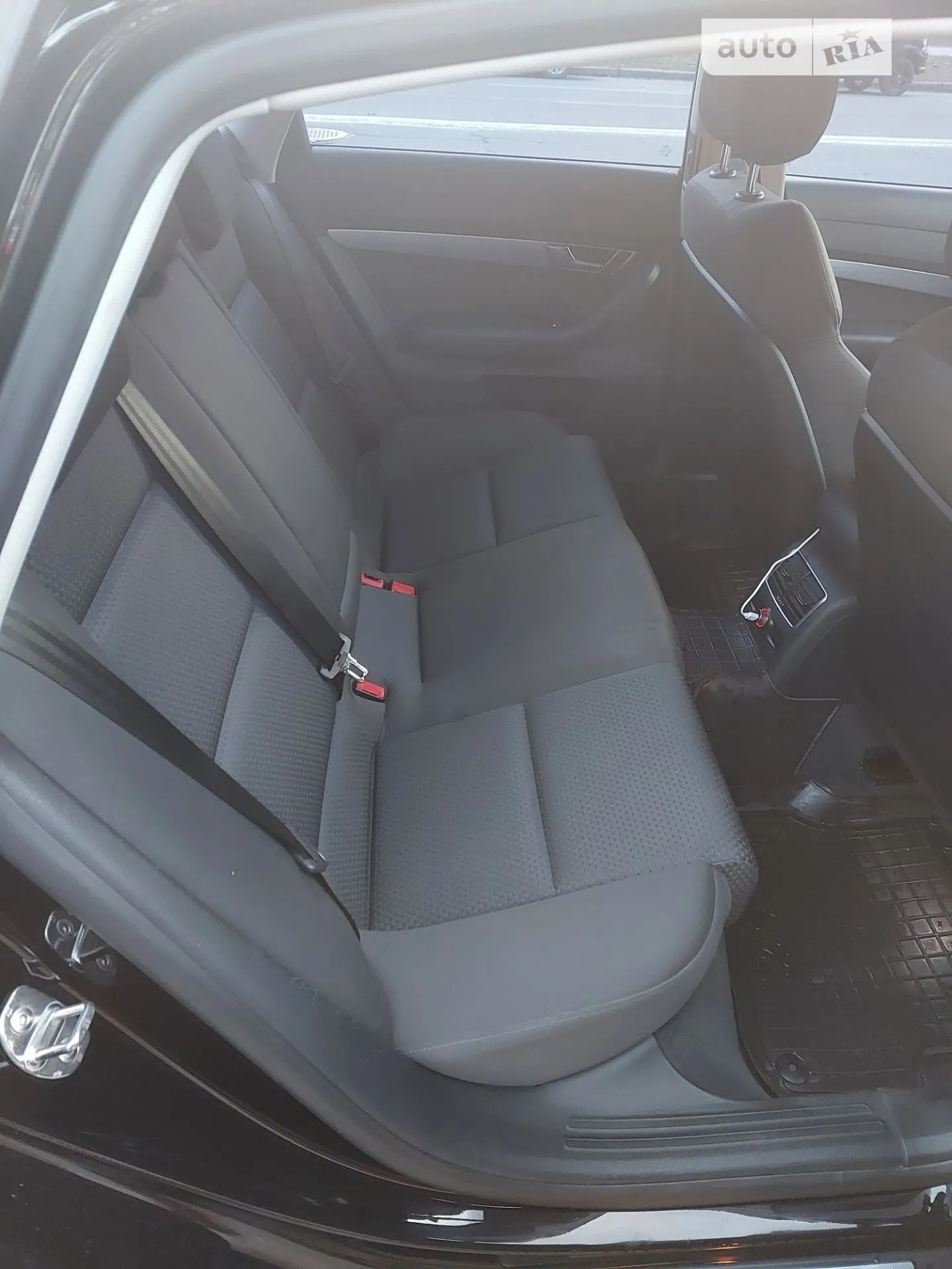 2010 Audi A6 - мініатюра 11