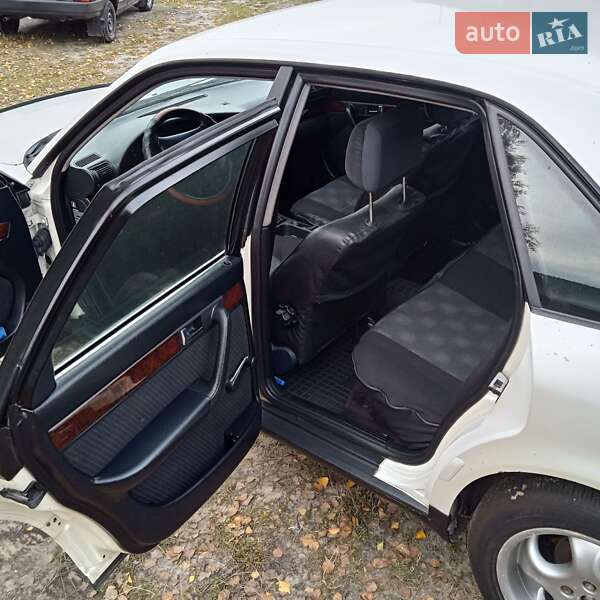 Седан Audi A6 1995 в Заречном