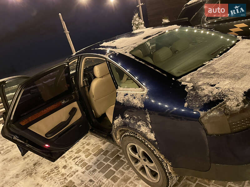 Седан Audi A6 2000 в Полянице