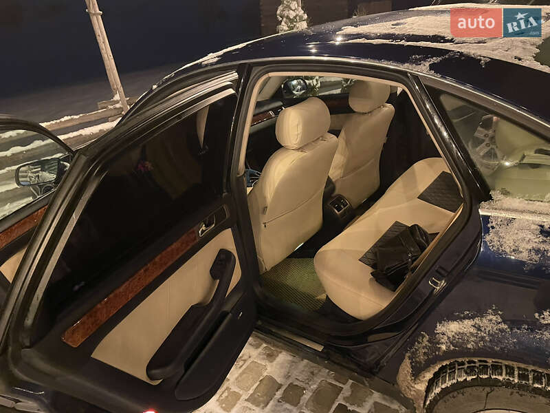 Седан Audi A6 2000 в Полянице