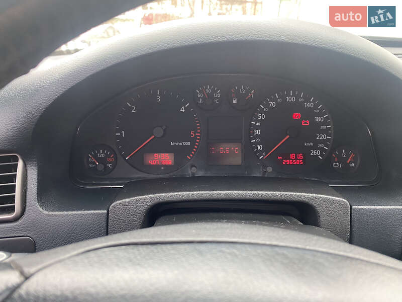 Седан Audi A6 2000 в Попільні