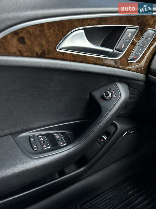 Седан Audi A6 2015 в Чернівцях