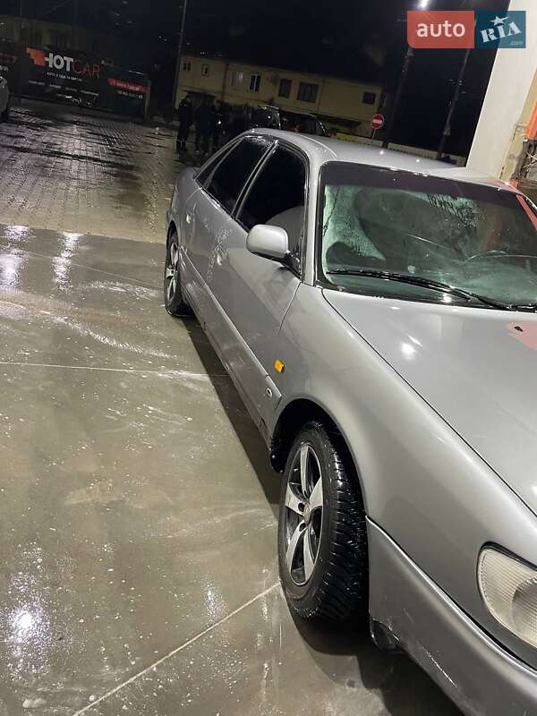Седан Audi A6 1995 в Черновцах