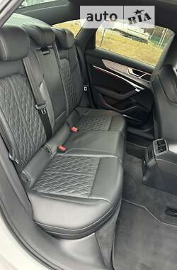 Седан Audi A6 2019 в 