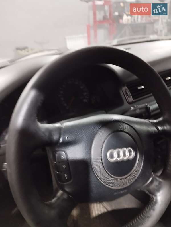 Універсал Audi A6 2001 в Києві