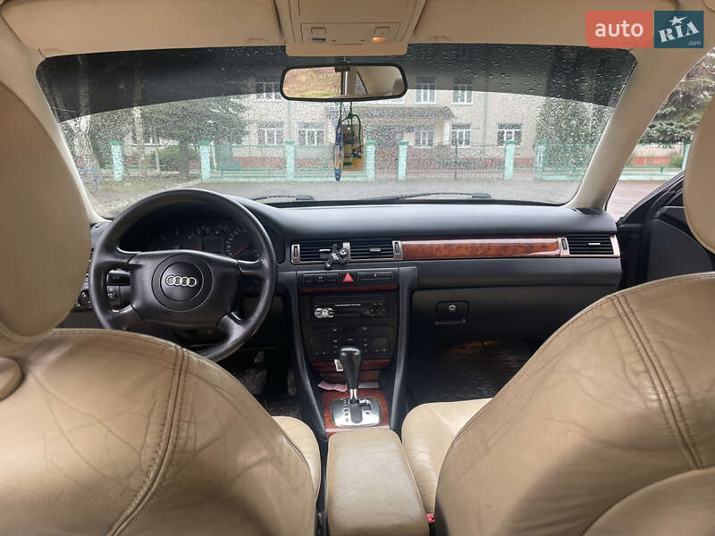 Седан Audi A6 2001 в Городку