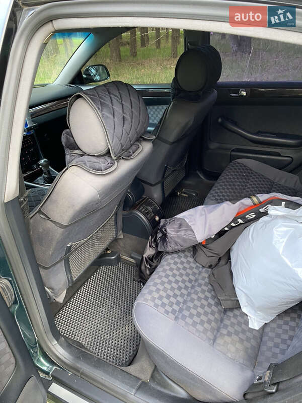 Седан Audi A6 1997 в Липовой Долине