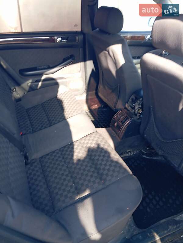 Седан Audi A6 1998 в Хотине