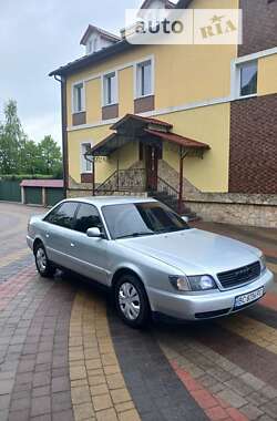 Седан Audi A6 1996 в Жовкві