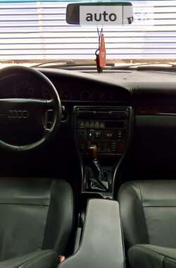 Седан Audi A6 1995 в Староконстантинове