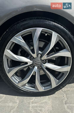 Седан Audi A6 2013 в 